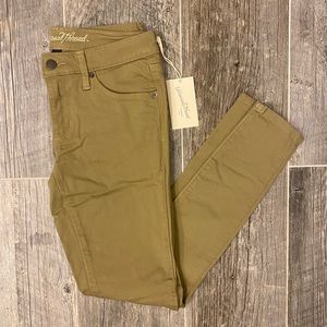 Universal thread | khaki pants
